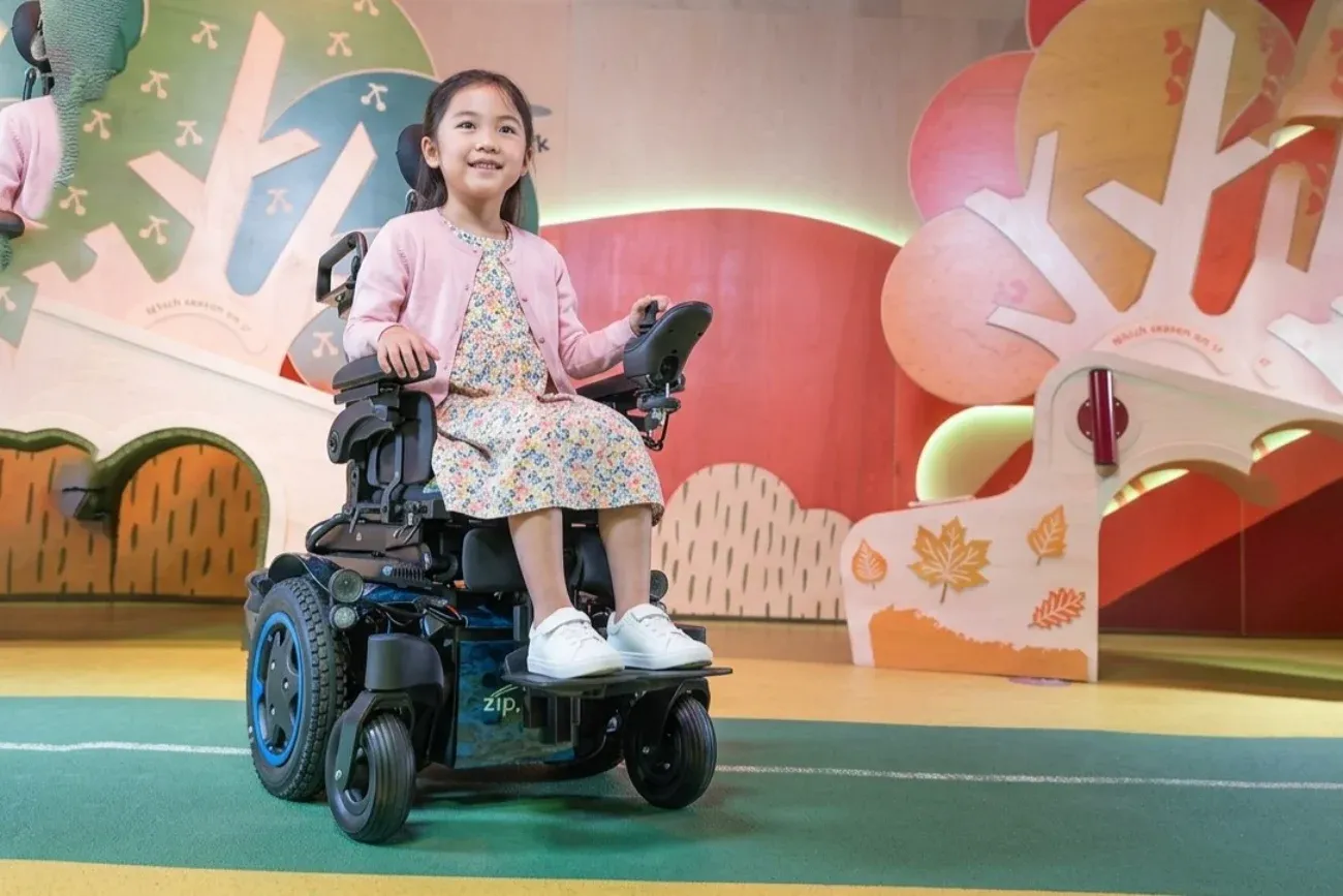 子ども用電動車いす ジッピーQ300 M ミニ キッズ