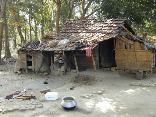 バングラディシュの質素な作りの家