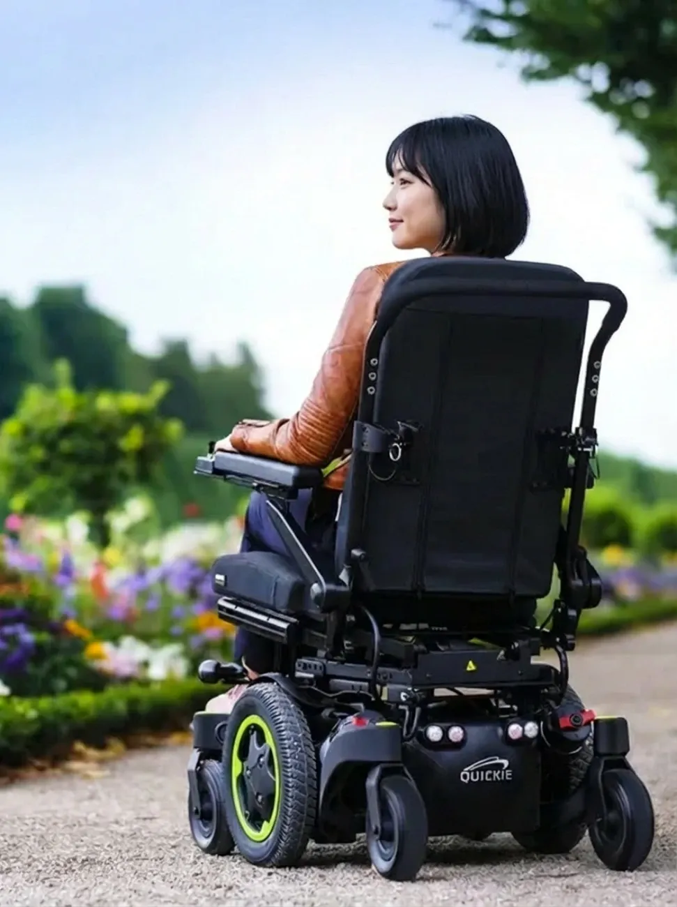 Q400M　中輪駆動ベース