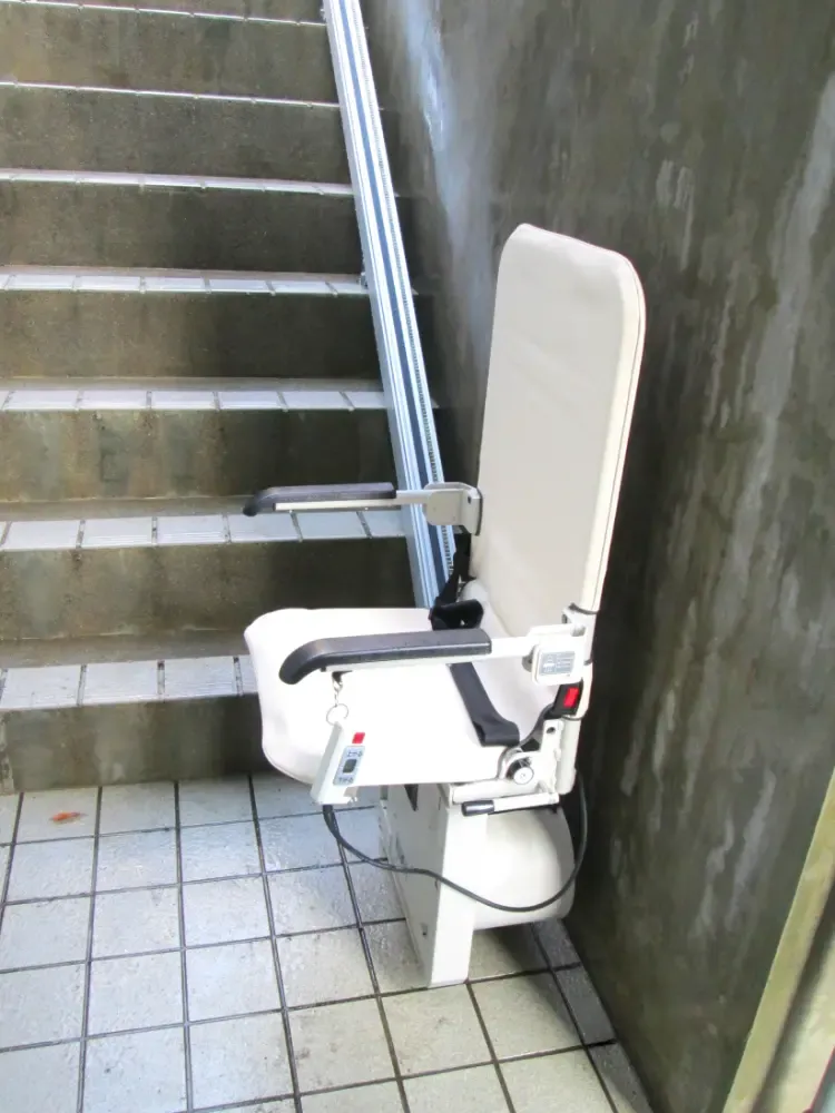 屋外用階段昇降機①