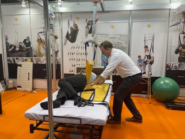 リフトのデモンストレーション