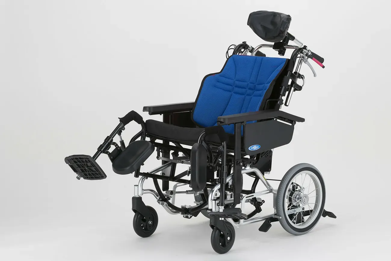 【4/13日までで出品終了】日進　レッドウッド2 チルト　リクライニング　ヤマハ　電動車椅子　車イス　車いす　介護 4/13日までで出品終了】日進 レッドウッド2 チルト リクライニング