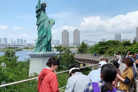 晴天のお台場海浜公園にて